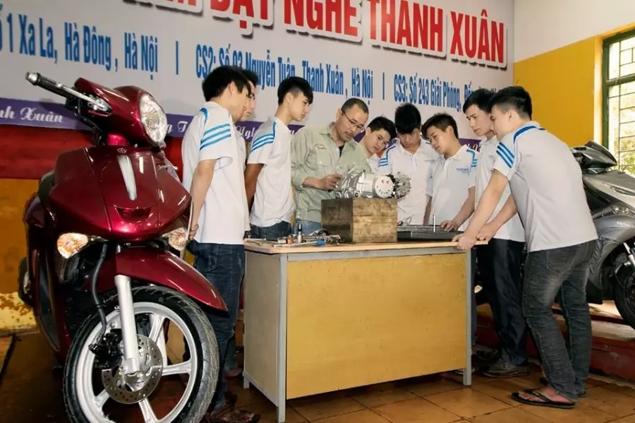 Sửa chữa xe máy tại Dạy nghề Thanh Xuân trụ sở chính số 1 Xa La