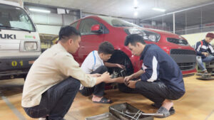học phí học nghề sửa chữa ô tô