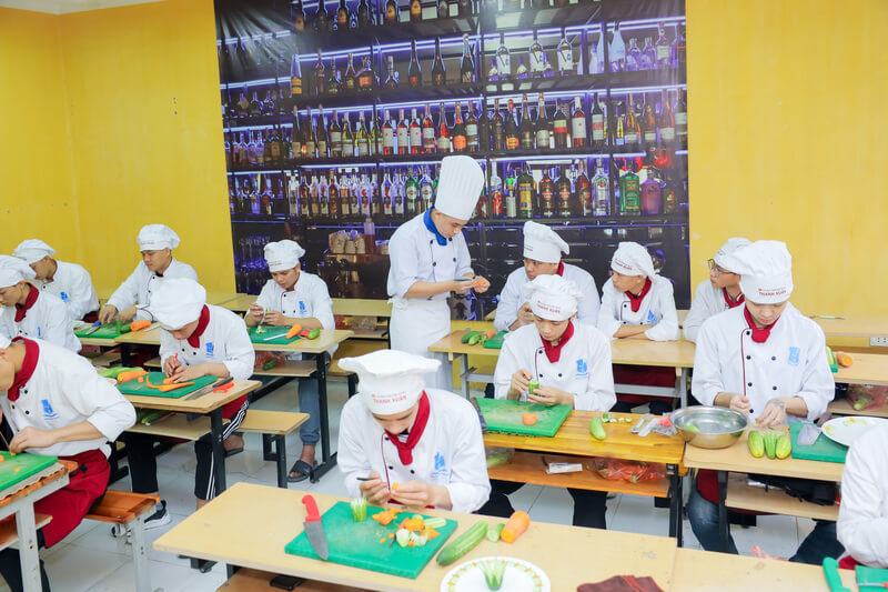 Học đầu bếp chuyên nghiệp ở Hà Nội